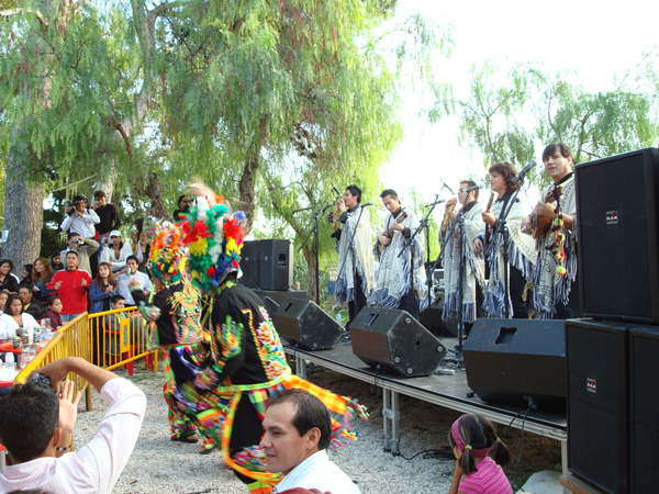 Presentacin de los Kjarkas en Mutxamel (Alicante)